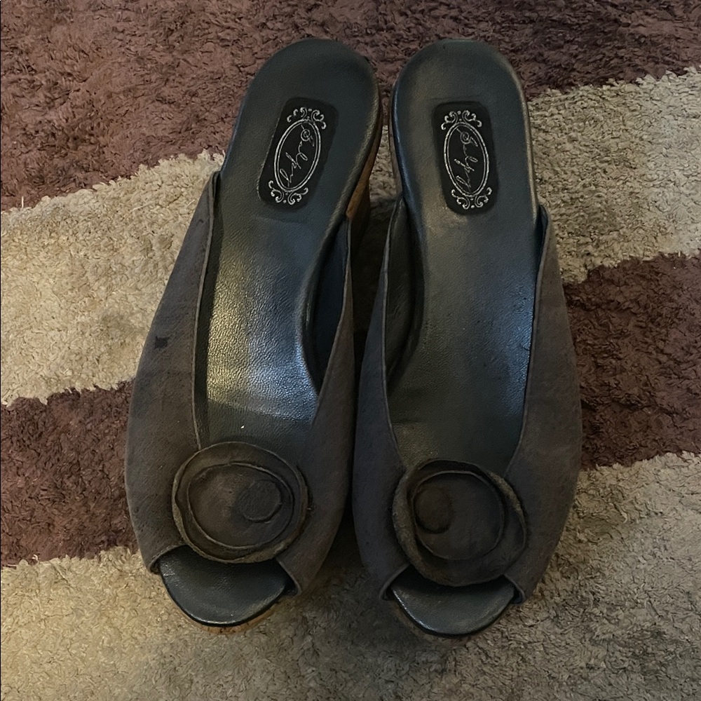 Women's Brown Open-Toe Suede Mules with Rosette Accent